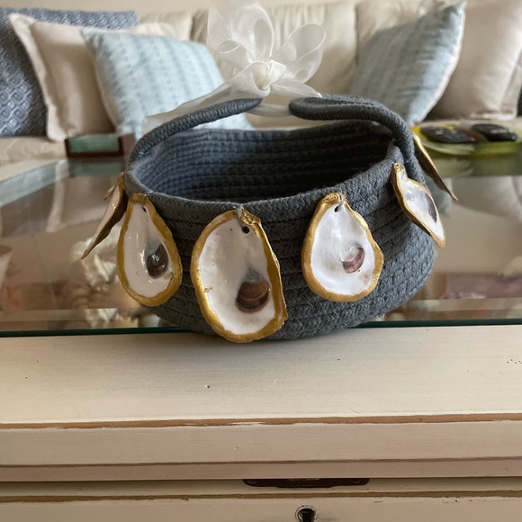 Oyster shell basket-handmade-small-adorable-use for bathrooms, bedrooms, etc. - Picture 7 of 9